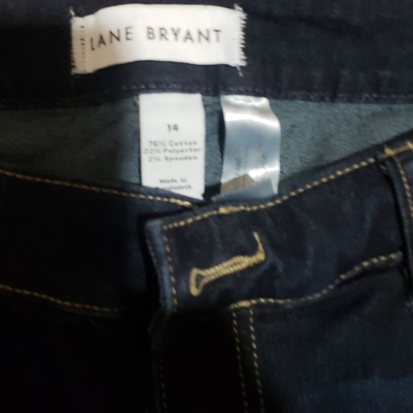 Shorts - Picture 2 of 4